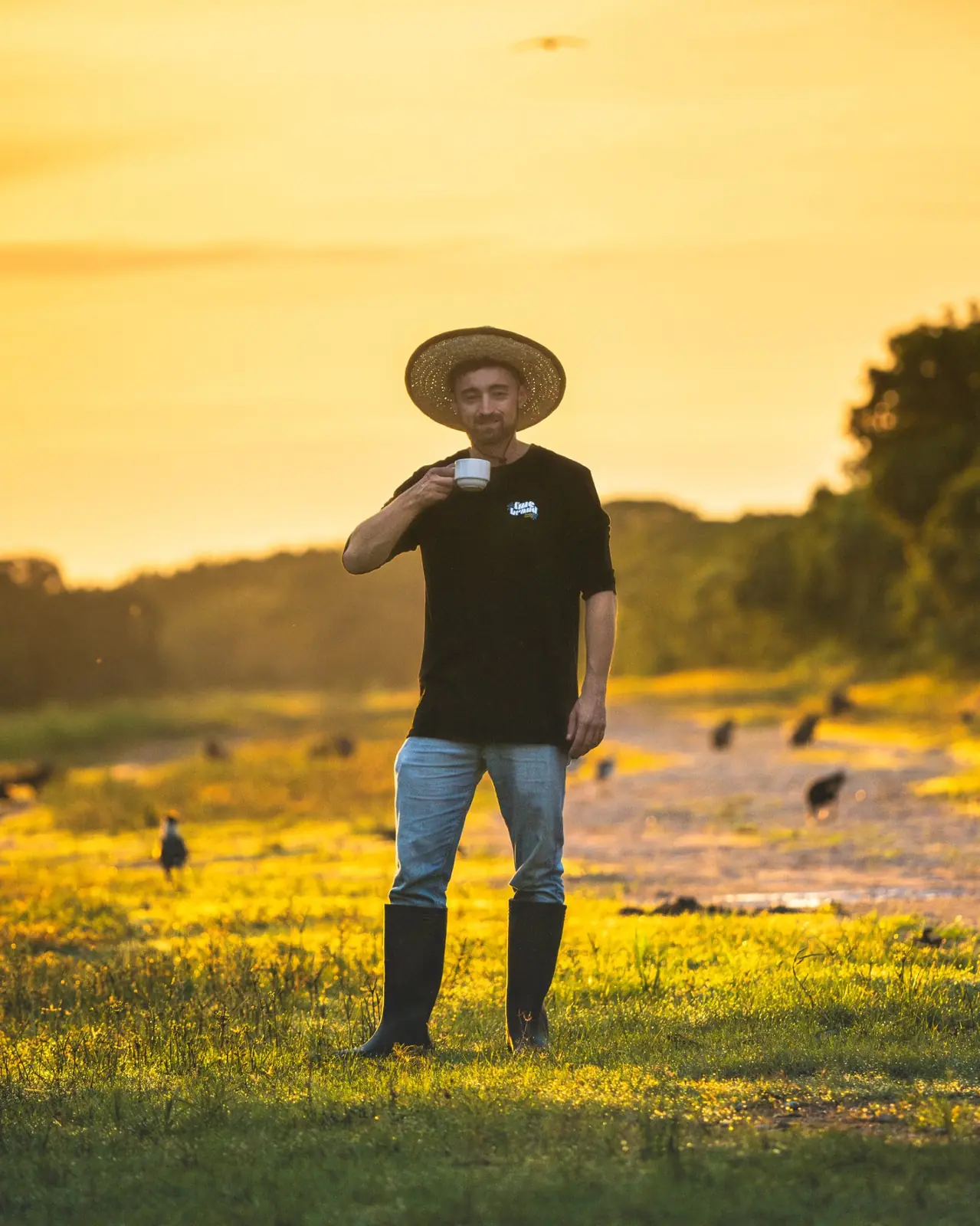 Patrick Viaja en Los Llanos de Venezuela al atardecer, nómada digital y creador del curso Trabajo Remoto Desde Cero